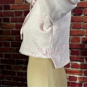 Cropped gymshark hoodie size small thumbnail 5