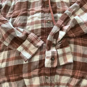 American Eagle women's size small pink and cream plaid flannel with hood thumbnail 3