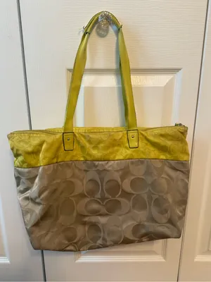 Y2K Coach Getaway Nylon Signature Tote in Yellow and Cream thumbnail 3