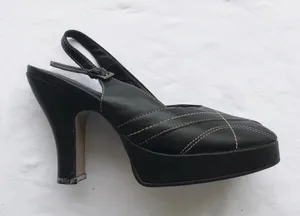 two lips platform wedges Black Size 6 thumbnail 2