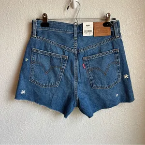 Levi’s Ribcage Medium Wash High Rise Embroidered Cutoff Denim Shorts thumbnail 6