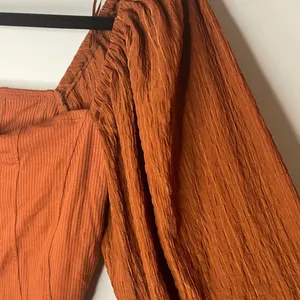 Urban Outfitters NWT Claudia Rust Puff Sleeve Top- NWT thumbnail 6