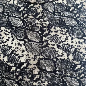 Zara Basic Snake Print Cropped Sweatshirt Crew Neck Animal Print Size‎ Large thumbnail 5