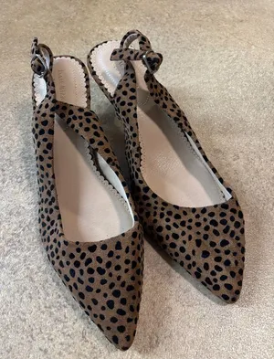 Isaac Mizrahi Leopard Print Pointed Toe Slingback Flats - Brown/Black thumbnail 1