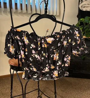 American Eagle Off The Shoulder Crop Top thumbnail 1