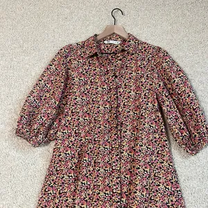 ZARA NWOT Micro Floral Print Balloon Sleeve dress size small thumbnail 2