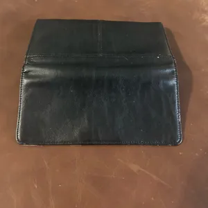 Eddie Bauer Black Leather Interior Zip Wallet great shape thumbnail 3