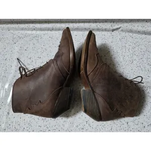 Harris Hawk Details Boots Leather Embossed Western Ankle Women Size 6.5 Spanish thumbnail 12