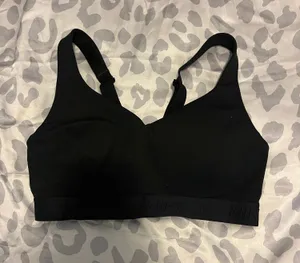 Nike sports bra thumbnail 1