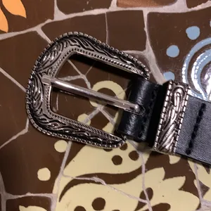 WESTERN FASHION Belt with Western Buckle. Sz: 7/28” thumbnail 4