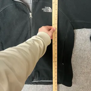 The North Face‎ Woman’s Size Large Black Fleece Full Zip Jacket thumbnail 3