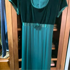 1980s Hunter Green Vintage Velvet Long Maxi Modest Dress Med/Large Woman’s 8-14 thumbnail 3