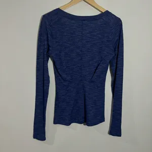 Lululemon &Go Everywhere Long Sleeve V-Neck‎ Long Sleeve Top Size 4 Activewear thumbnail 6