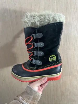 Women’s Sorel Black and Salmon Pink Snow Boots with Faux Fur Trim Size 6 thumbnail 7