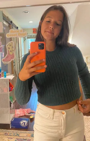 sweater thumbnail 1