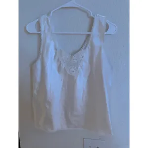 Vintage Ivory Satin Lace Trim Camisole V-Neck Sleeveless Tank Top White thumbnail 2