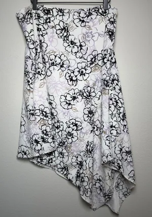 White House Black Market Women y2k Skirt 214‎ White Floral Asymmetrical Artsy thumbnail 1