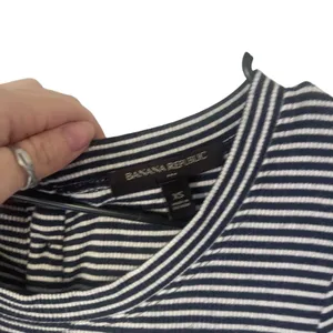 Banana Republic‎ Women XS Striped Soft Short Sleeve Button Back Shirt thumbnail 4