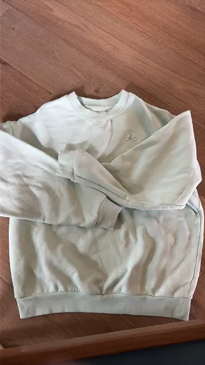 Small Alo Crewneck Yoga Pullover thumbnail 4