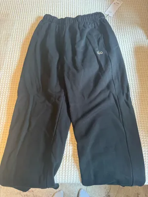 Alo Sweatpants Yoga Accolade Straight Leg thumbnail 1