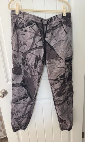 Smoke & Ash Women’s Gray Camo Cargo Joggers thumbnail 1
