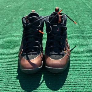 Nike Little Posite Pro GS 'Hyper Crimson' Size 4y Women’s Size 5.5 thumbnail 3
