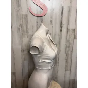 Windsor White Short Sleeve Crop Top Women’s Small V-Neck Stretchy Fitted thumbnail 3
