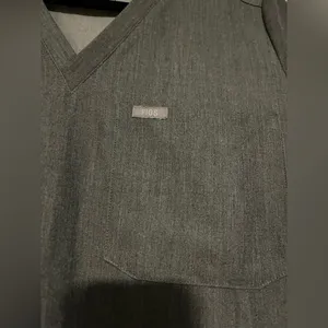 FIGS Grey one pocket scrub top technical collection‎ size S thumbnail 7
