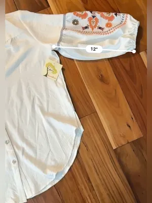Fig and FlowerWhite Embroidered Balloon Sleeve Button-Front Blouse thumbnail 10