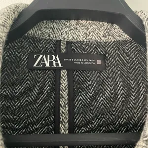 Zara Gray Button-Up Shirt thumbnail 5