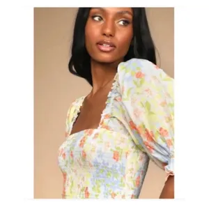Billabong Feeling Groovy Puff Sleeve Floral Smocked Crop Blouse Top Size L 2692 thumbnail 3