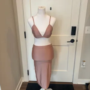 Daisy Pink 2 Piece Set Skirt & Bralette Small Satin Stretch Midi Skirt Matching Set thumbnail 4