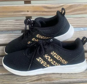 Women’s Cloudfoam Adidas 7.5 thumbnail 1