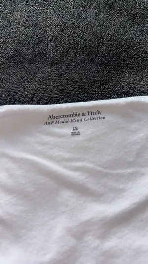 Abercrombie Off-The-Shoulder Top thumbnail 3