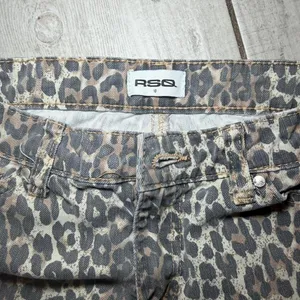 RSQ Leopard Print Jeans Y2K Low Rise Straight Leg Animal Print Pants thumbnail 4