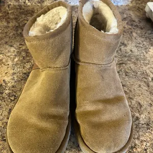 UGG‎ Brown Suede Ankle Booties thumbnail 4