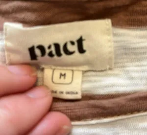 Pact medium organic cotton shirt. Brown/creme. Elastic waist and arm cuffs. thumbnail 2