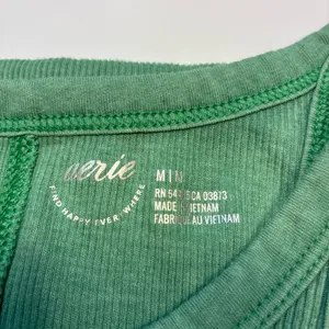 Aerie Ribbed Tank Top Women’s Size M Sleeveless Stretch Comfort Casual green. thumbnail 3