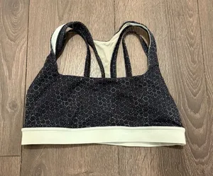 Lululemon Sports Bra size 4 thumbnail 1