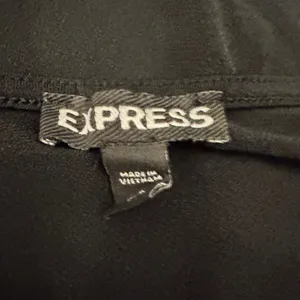 2220 | Express Keyhole Neck Sleeveless Slim Fit Blouse Black Womens S thumbnail 6