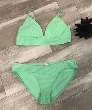 Gorgeous Mint Green Juniors Bikini 👙 Size XL thumbnail 1