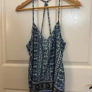 Hollister Blue and White Relaxed Crop Top thumbnail 5