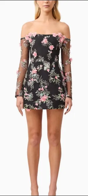 NWT Elliatt Gaia Black Floral Mini Dress Size L thumbnail 1