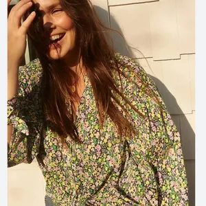 Anthropologie Maeve Ashleigh Puff-Sleeved Button Down Ditsy Floral Blouse thumbnail 6
