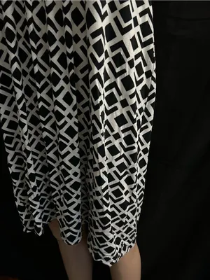 Ann Taylor Black & White Geometric Sleeveless Women’s Dress LG thumbnail 4