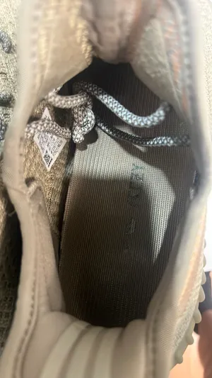 Yeezy 350 Sand Taupes thumbnail 15