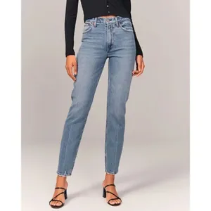 ✨Abercrombie & Fitch High Rise Mom Sz 10 Short Jeans✨ thumbnail 4