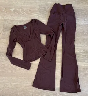 All for Mimi Workout Set Cross Front Top Scrunch Leggings Size XS Brown thumbnail 1