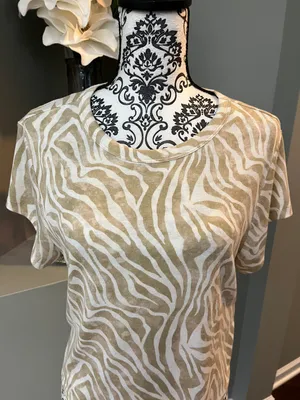 Tan & beige animal print size XL short sleeve top thumbnail 3