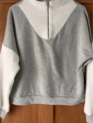 PerfectWhiteTee Tyra Fleece 1/4 Zip Pullover in Heather Grey Women’s Small thumbnail 4
